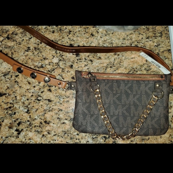 Michael Kors women’s fanny pack bag (Brown) with chain decor (Large) *Firm Price - Picture 9 of 9
